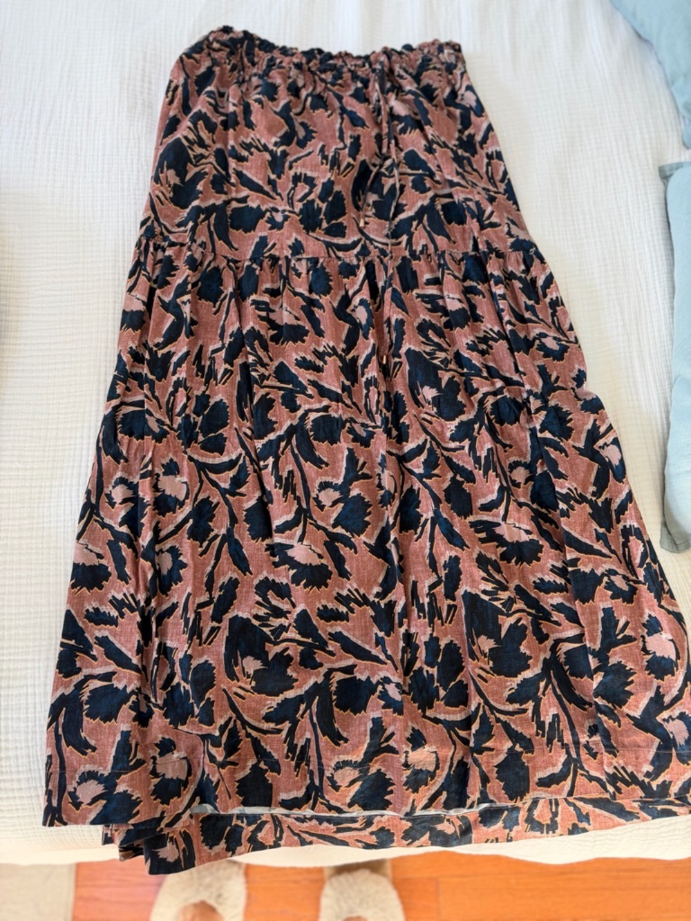 Evereve long skirt size L